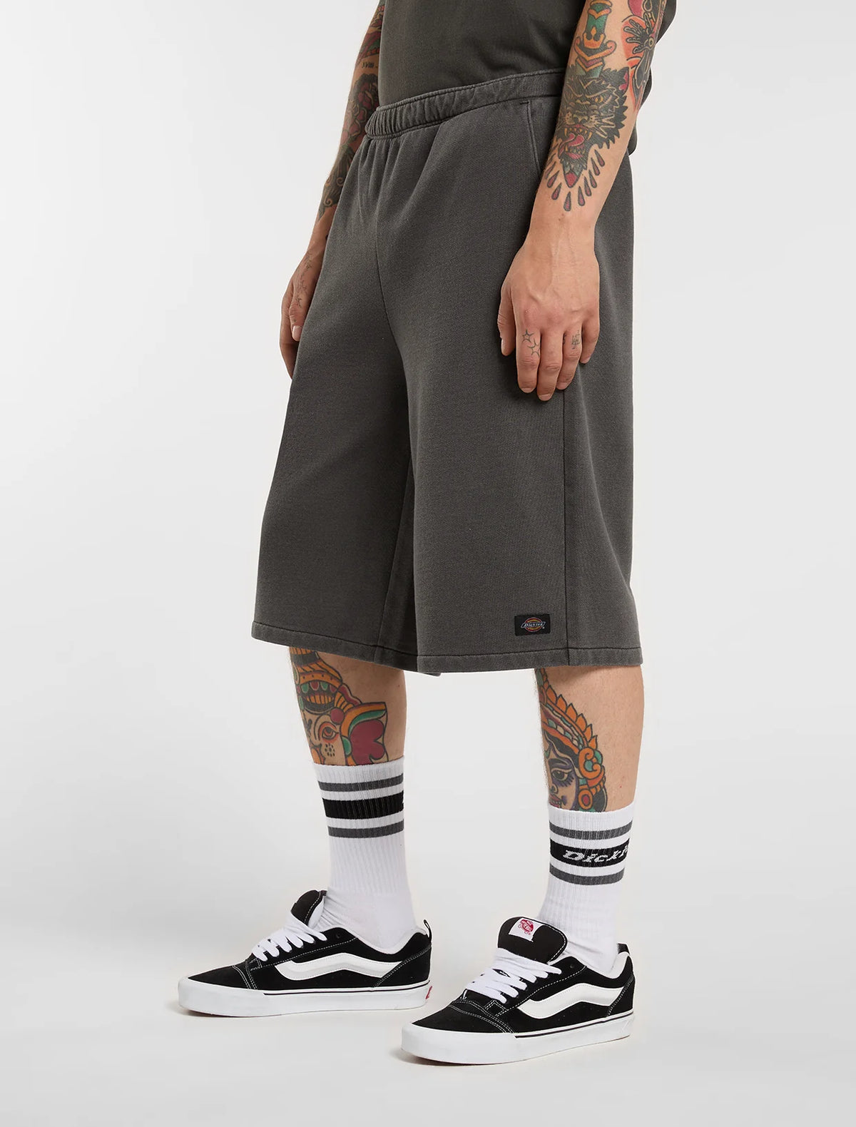 MENS STREETSBORO 13" SWEAT SHORT - DARK GRAY 