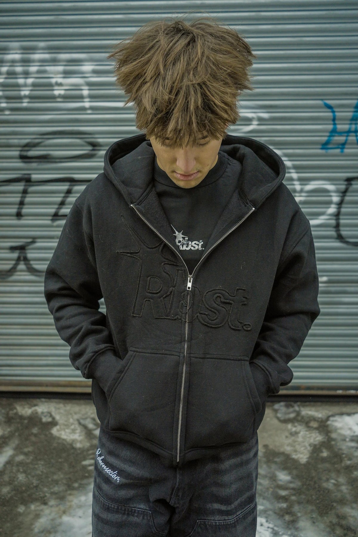 "OUTGROW" ZIP HOODIE - Noir