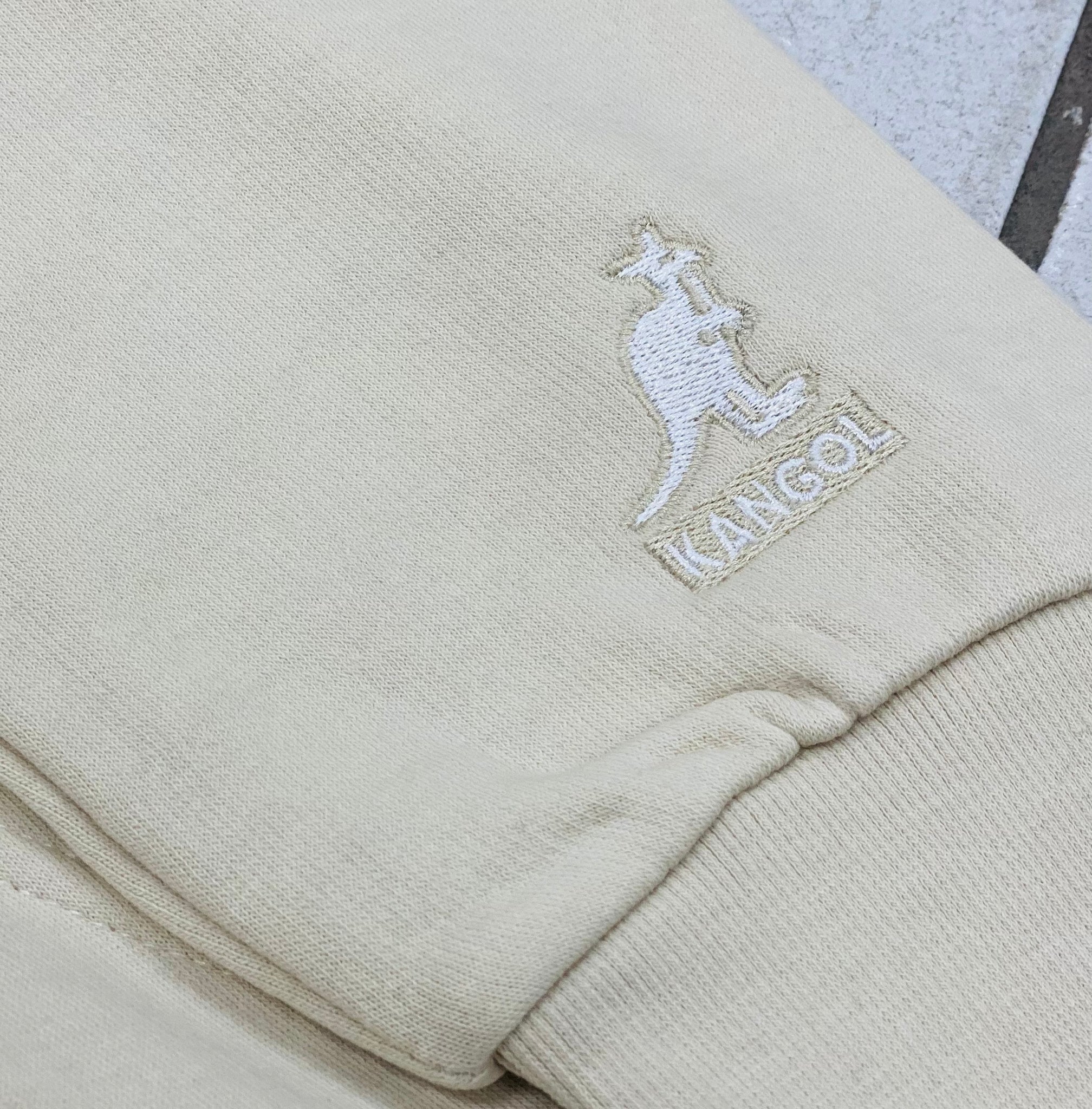 EMBROIDERED HOODY CREAM
