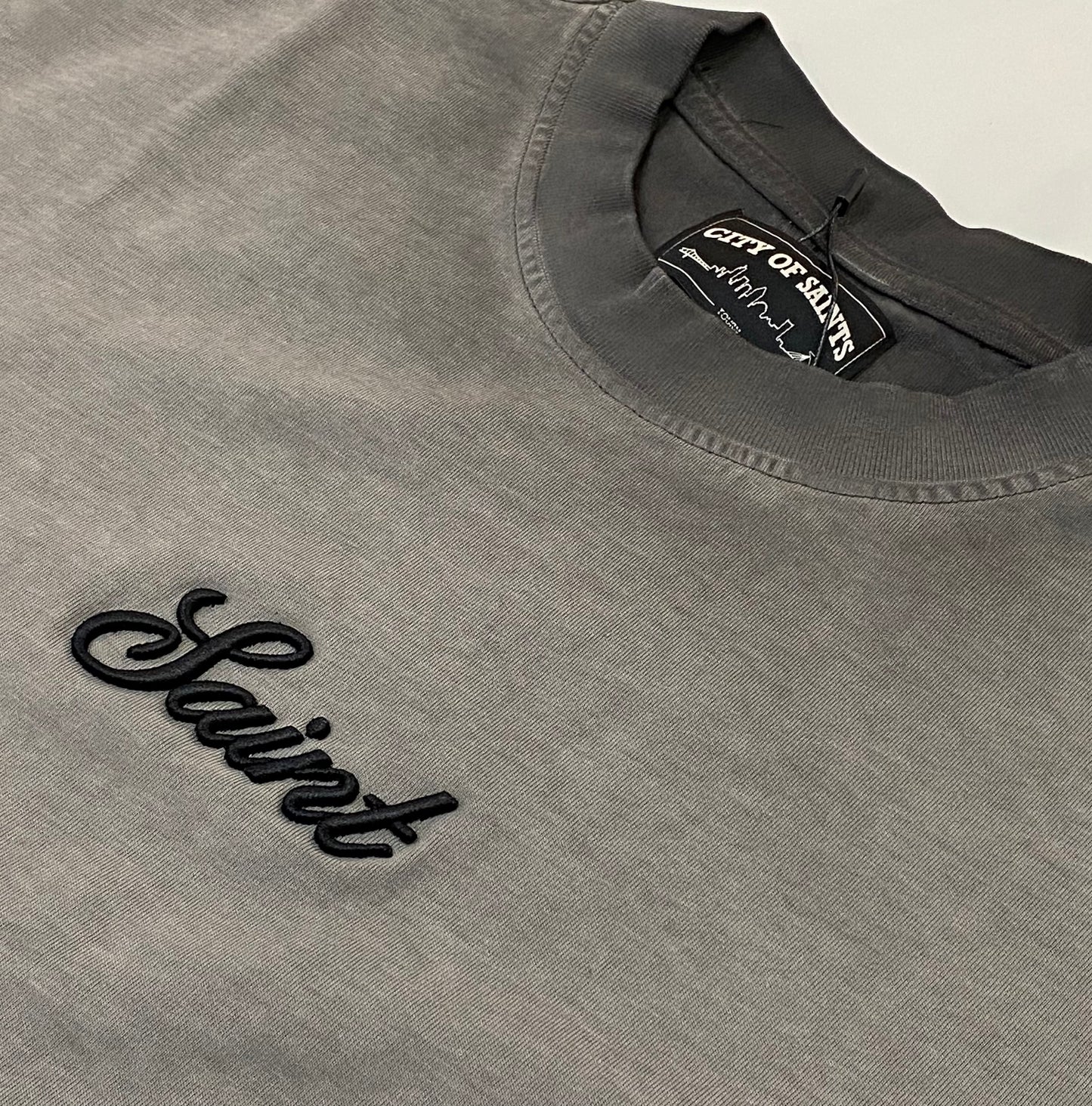 Saint signature Tee - Washed gray