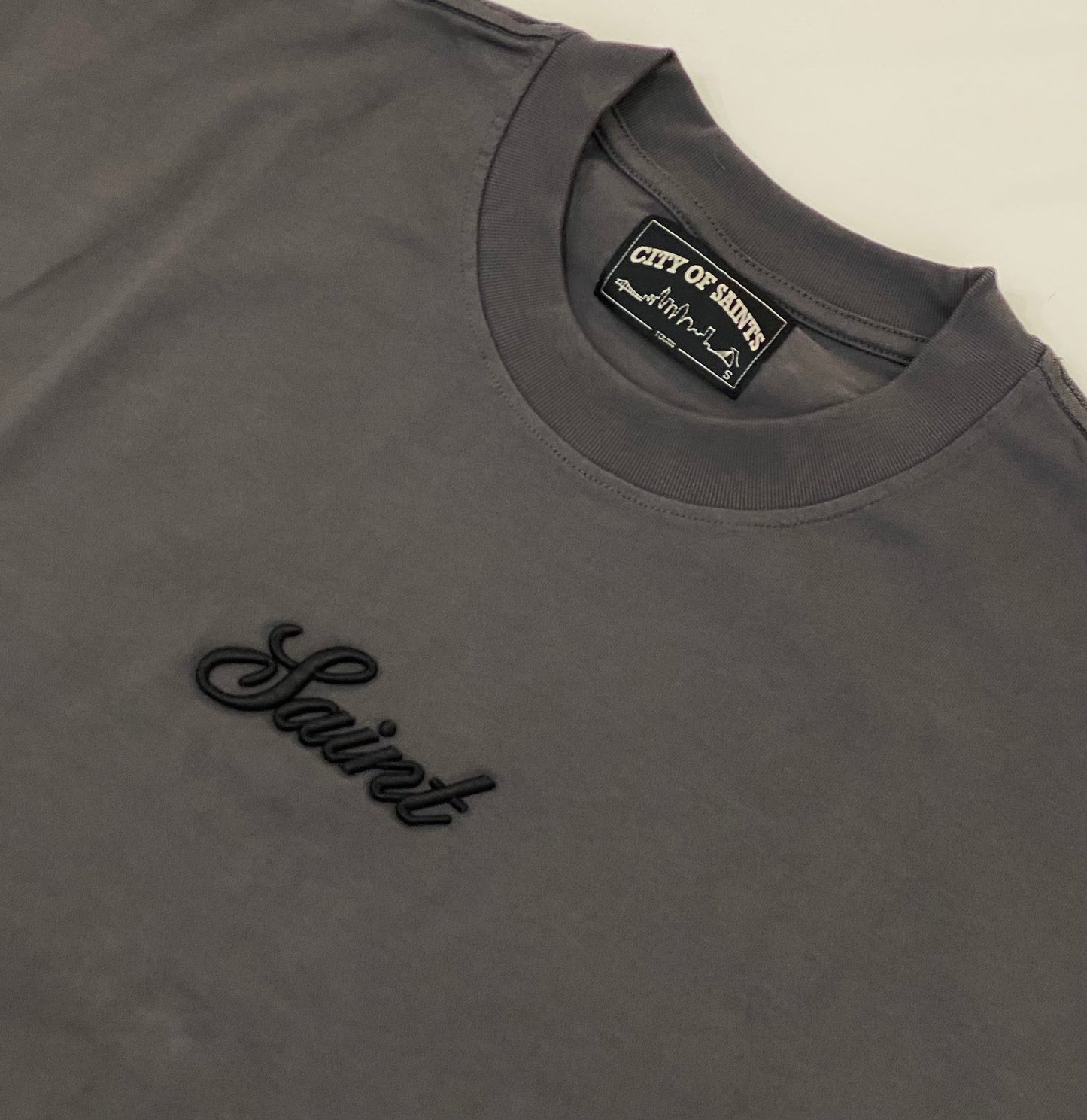 Saint signature Tee - Dark grey