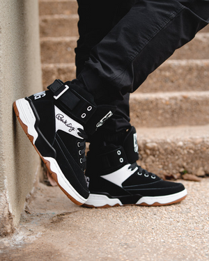 Ewing 33 on feet online